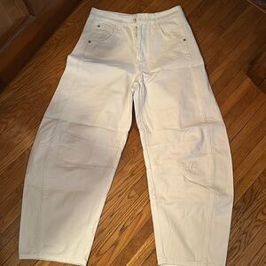 Never worn PLNOTME white barrel jeans size large